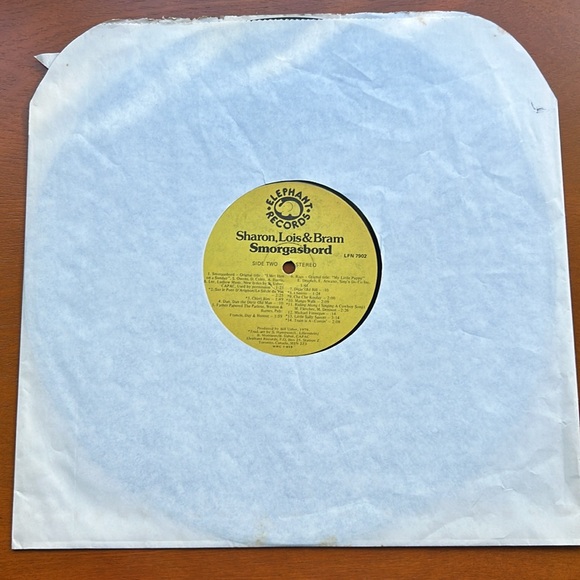 SHARON, LOIS, and BRAM Smorgasbord album.  Original 1979 pressing. - Picture 5 of 11